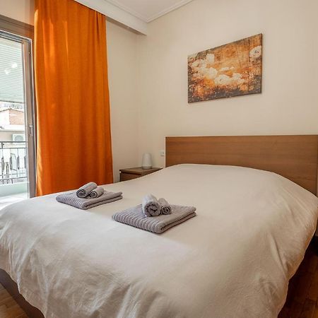 Your Cozy Six Street Apartment Larissa Bagian luar foto