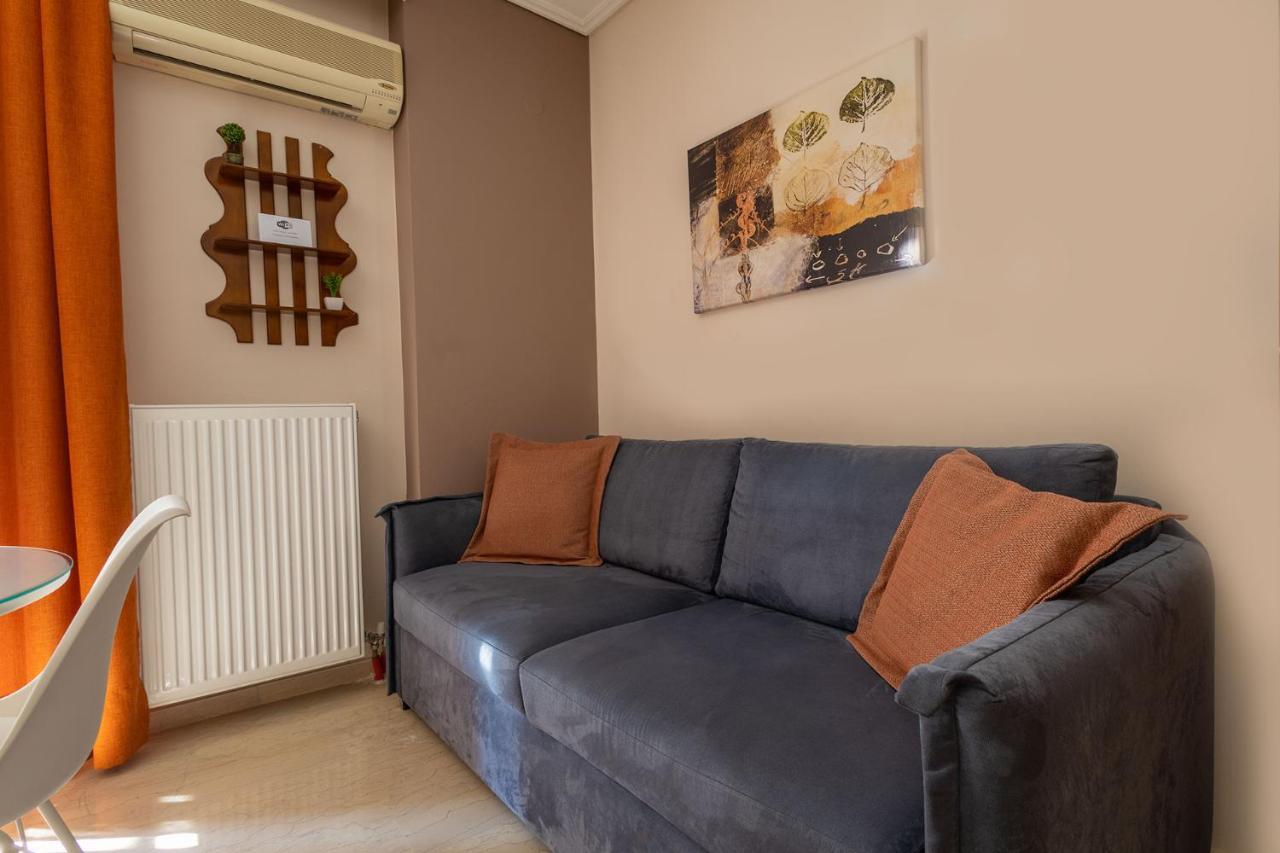 Your Cozy Six Street Apartment Larissa Bagian luar foto