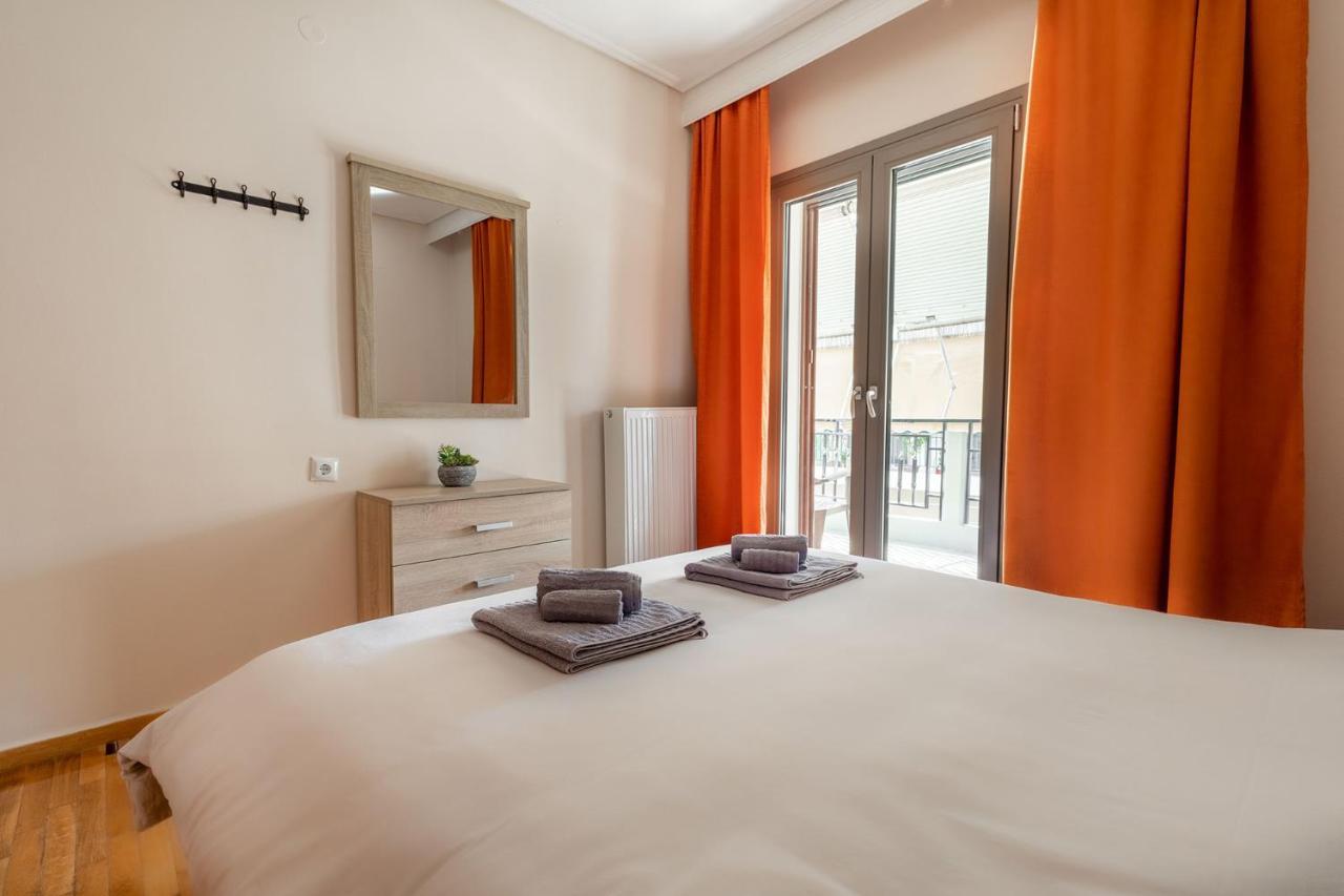 Your Cozy Six Street Apartment Larissa Bagian luar foto