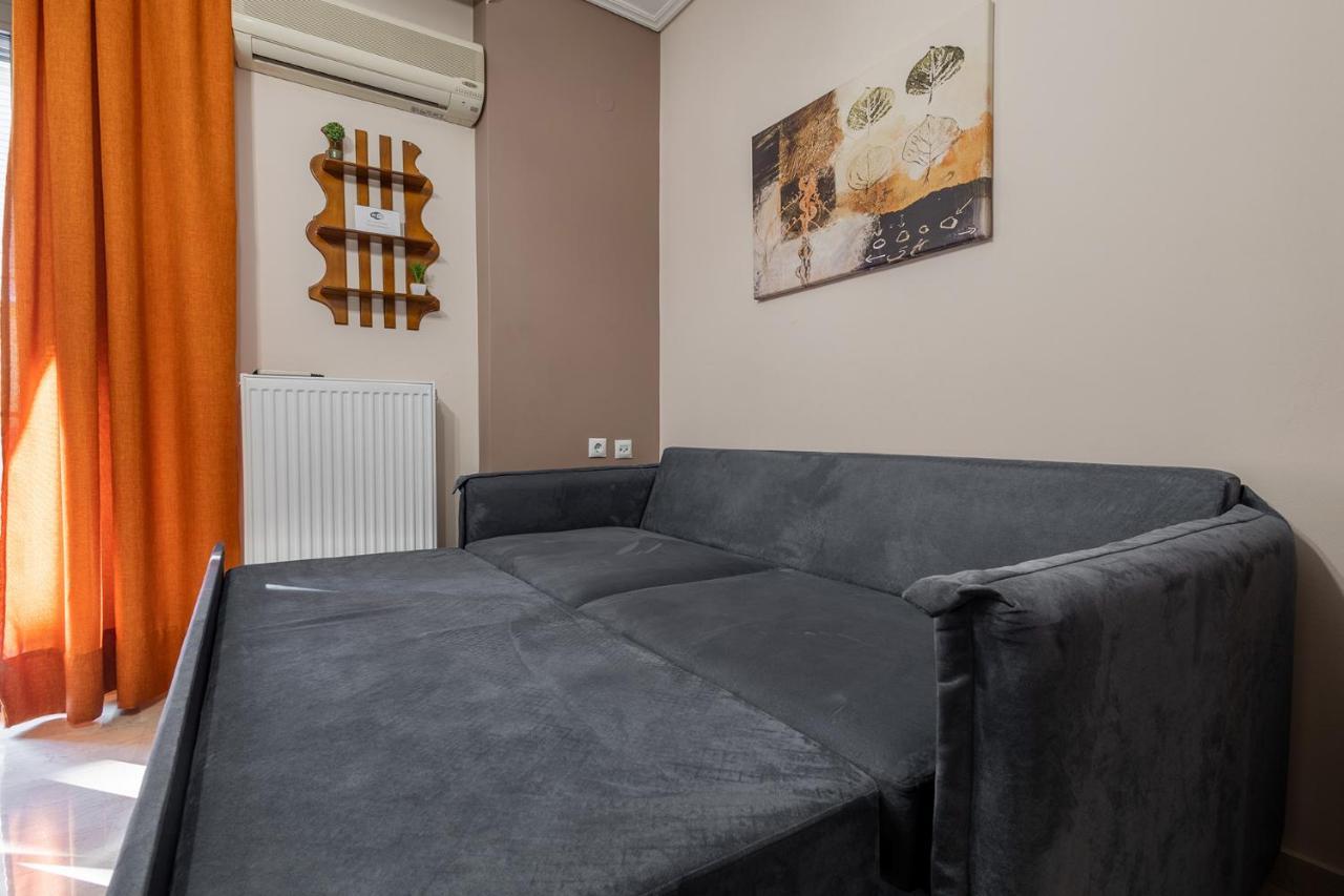 Your Cozy Six Street Apartment Larissa Bagian luar foto